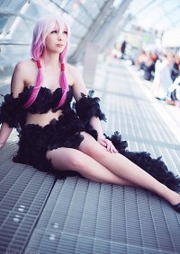 Cosplay-Cover: Inori Yuzuriha [Feather Dress]