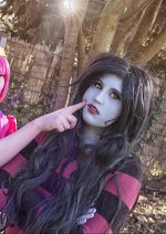 Cosplay-Cover: Marceline Abadeer [red&black stripes]