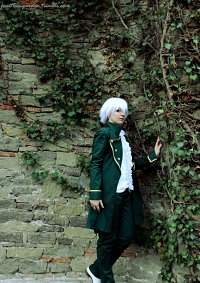 Cosplay-Cover: Isana Yashiro/Adolf K. Weismann [Lost King Card]