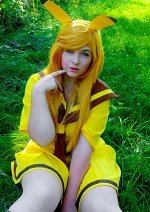 Cosplay-Cover: Pikachu [Gijinka-Schooluniform]