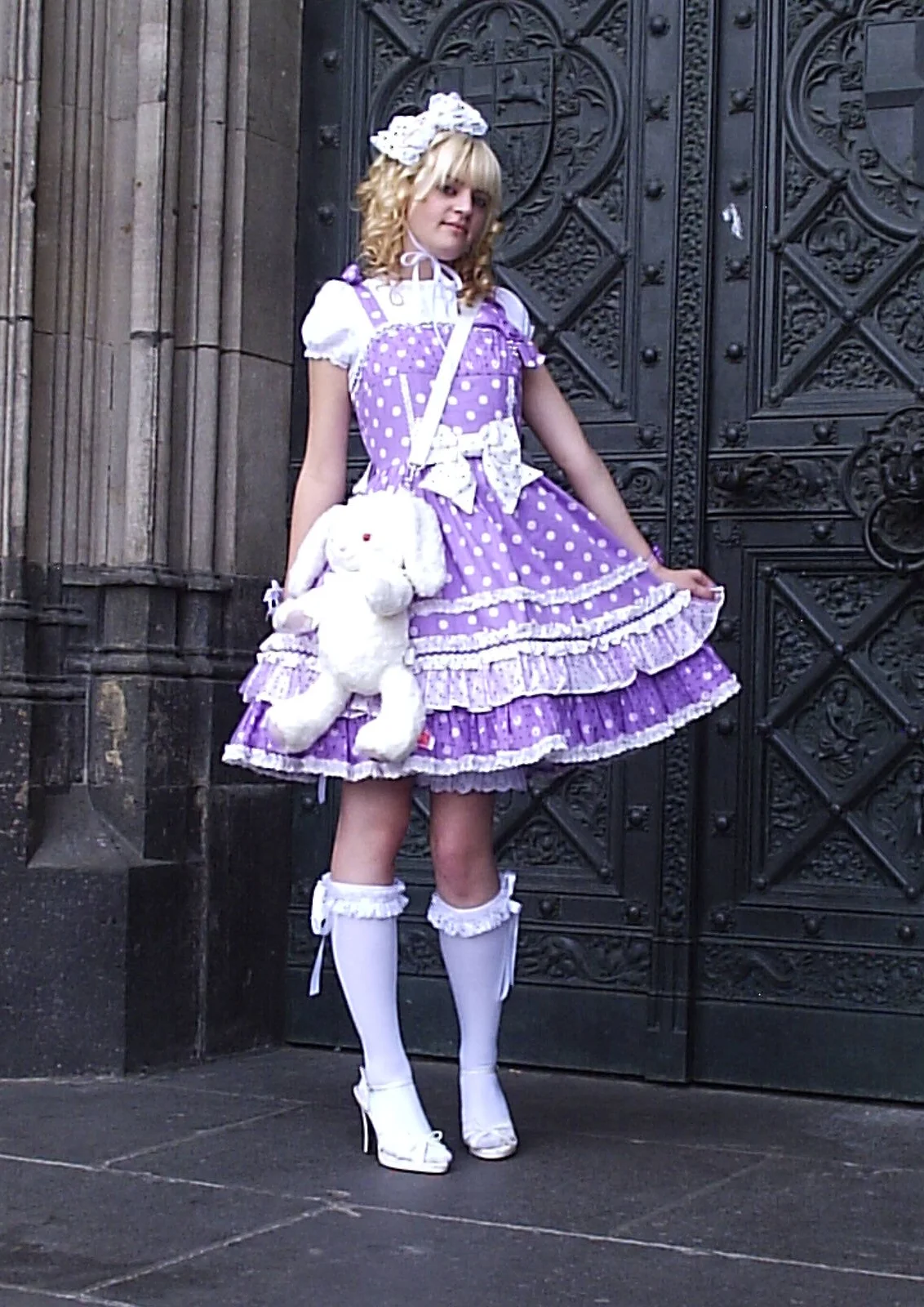 Cosplay-Cover: Milka Lolita (Purple Polka Dot)