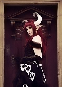Cosplay-Cover: Lady Louise [Demon]