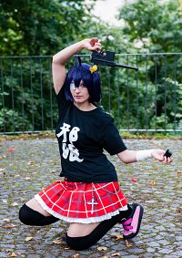 Cosplay-Cover: Rikka Takanashi 『Club T-Shirt』