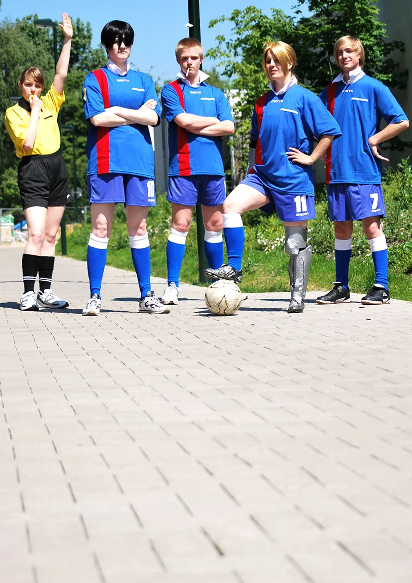 Cosplay-Cover: Riza Hawkeye (Fußball-Fanart)