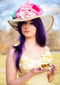 Cosplay-Cover: Rarity (Yellow Dress)