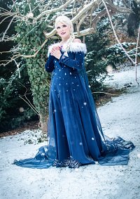 Cosplay-Cover: Elsa [Olaf taut auf]