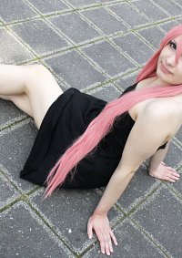 Cosplay-Cover: Luka Megurine [JBF / black dress]