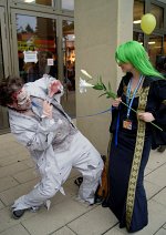 Cosplay-Cover: CC and her Zombie