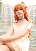 Cosplay-Cover: Asuka Souryu Langley (gelbes Kleid)