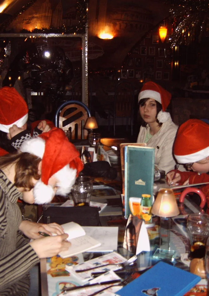 Cosplay-Cover: Undercover-Weihnachtsfrau