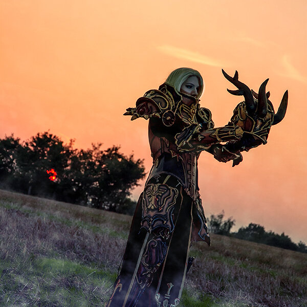 Cosplay: Crusader [Female]