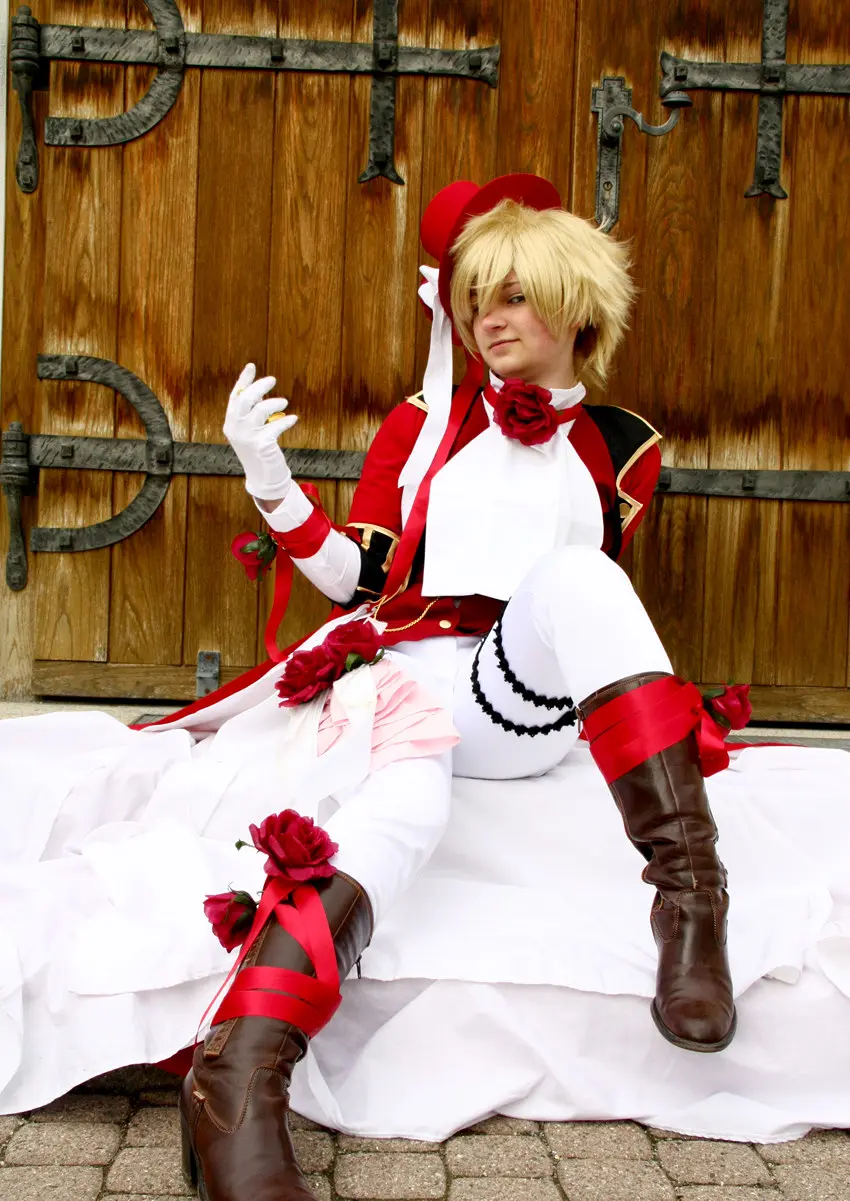 Cosplay-Cover: Oz Bezarius [Artbook Ver. Red]
