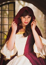 Cosplay-Cover: Belle (Winterkleid)