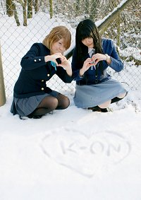 Cosplay-Cover: Yui Hirasawa [School - Winter]