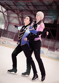 Cosplay-Cover: Yuuri Katsuki ~ Stammi Vicino