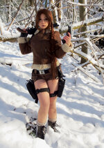 Cosplay-Cover: Lara Croft - Schnee