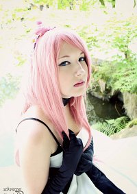 Cosplay-Cover: Luka Megurine [Camelia White]