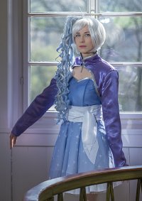 Cosplay-Cover: Weiss Schnee (Season 4)