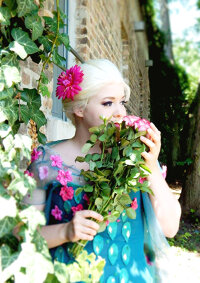 Cosplay-Cover: Elsa Frozen Fever