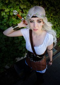 Cosplay-Cover: Ciri (Buchdesign)