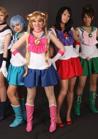 Cosplay-Cover: Sailor Jupiter (Live Action)