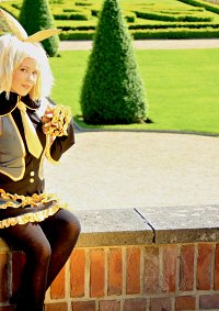 Cosplay-Cover: Kagamine Rin (Story of Evil - Live-Version)