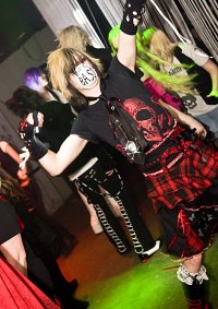 Cosplay-Cover: Visual Folk Punker (DANCEnin moodo)