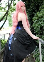Cosplay-Cover: Luka Megurine [Blue Roses]