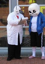 Cosplay-Cover: Gaster (Lab Coat Ver.)