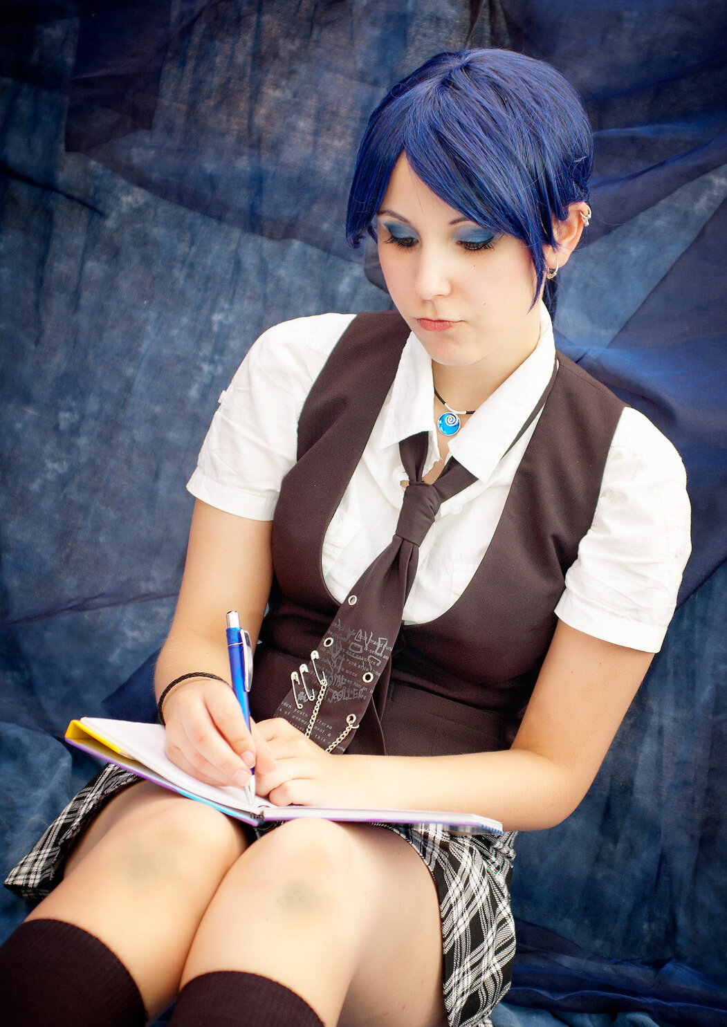 Cosplay-Cover: Yura - Sommer Schuluniform