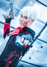 Cosplay-Cover: Dante [Devil Trigger]