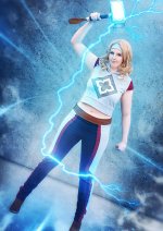 Cosplay-Cover: Lady Thor (Avengers Academy)