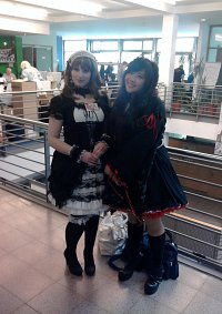 Cosplay-Cover: red-black Wa-Lolita