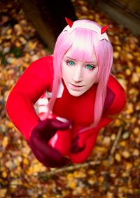 Cosplay-Cover: Zero Two [ Suit ]