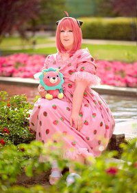 Cosplay-Cover: Anya Forger [ Strawberry]