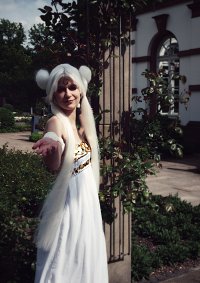 Cosplay-Cover: Prinzessin Serenity (Artbook Ver.)