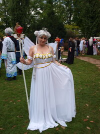 Cosplay-Cover: Neo Queen Serenity Crystal