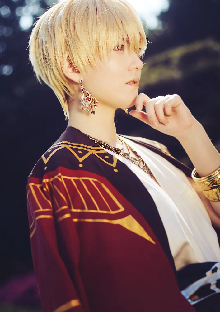 Cosplay-Cover: Gilgamesh [Casual King outfit]