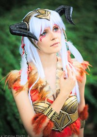 Cosplay-Cover: Aquilamon - Gijinka