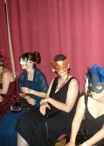 Cosplay-Cover: Ball- bzw Abendkleid mit Maske