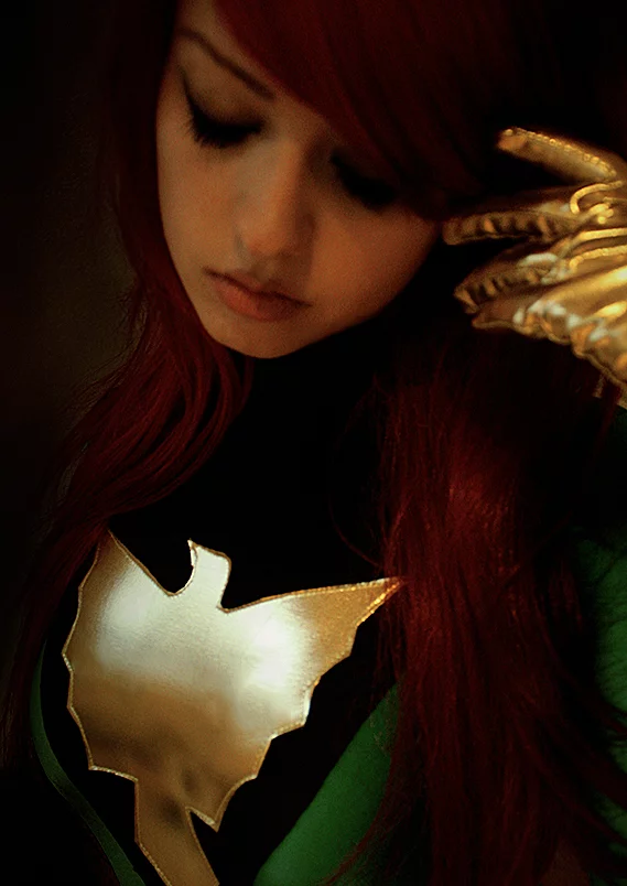 Cosplay-Cover: Phoenix [Green Suit]