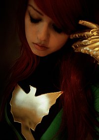 Cosplay-Cover: Phoenix [Green Suit]