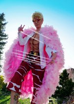 Cosplay-Cover: Don Quichotte de Flamingo - ドンキホーテ・ドフラミンゴ