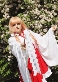 Cosplay-Cover: Sheryl Nome { Miko }