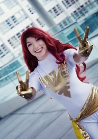 Cosplay-Cover: White Phoenix