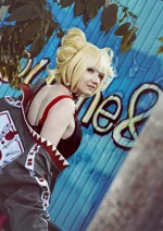 Cosplay-Cover: Toga Himiko Streetwear