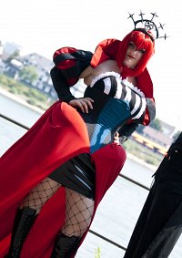 Cosplay-Cover: Madame Red [Wonderland-Version]