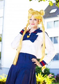 Cosplay-Cover: Bunny Tsukino (High School Uniform)