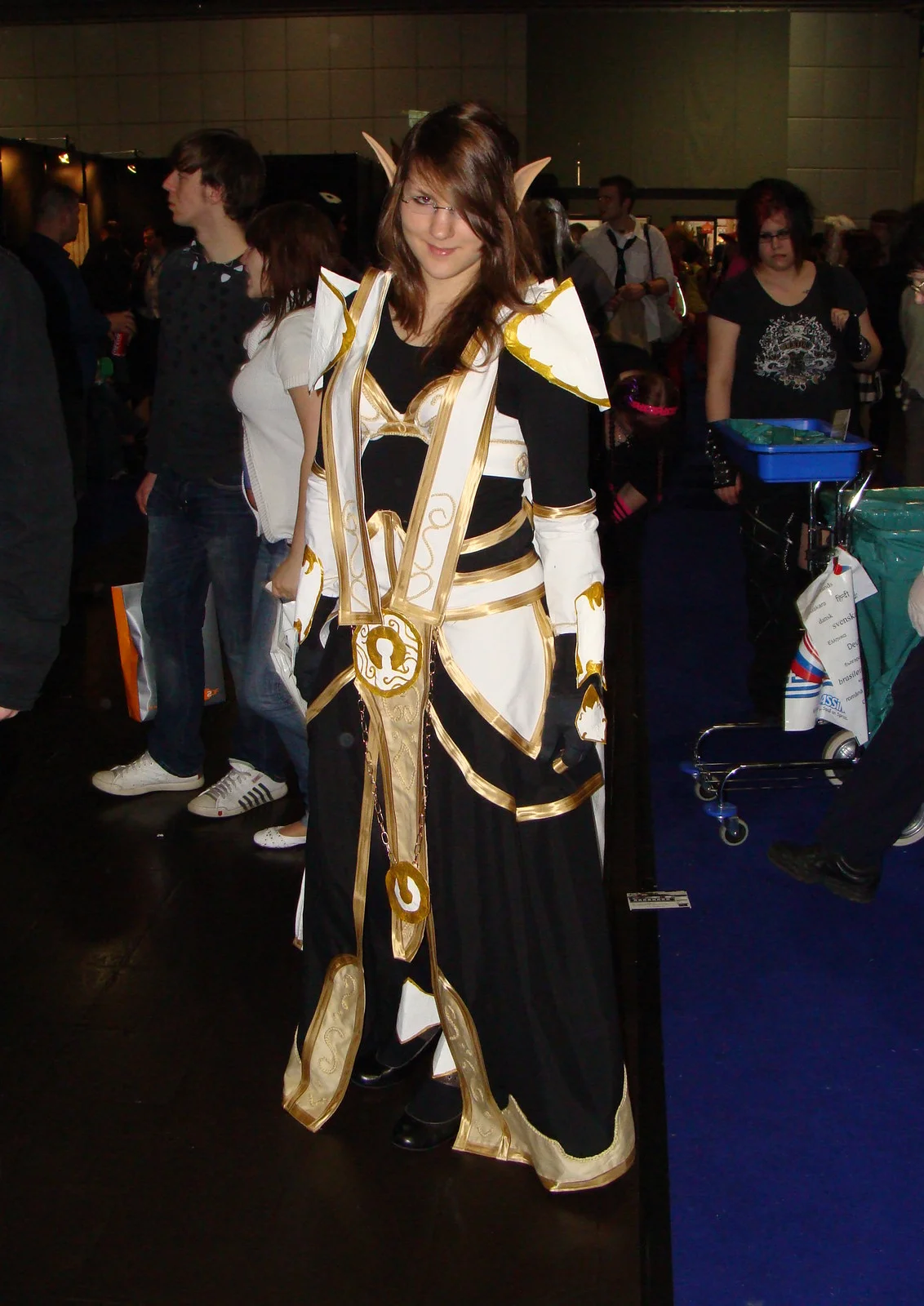 Cosplay-Cover: Priesterin T5 (Action Figur Version)