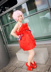 Cosplay-Cover: Effie Trinket [Catching fire]